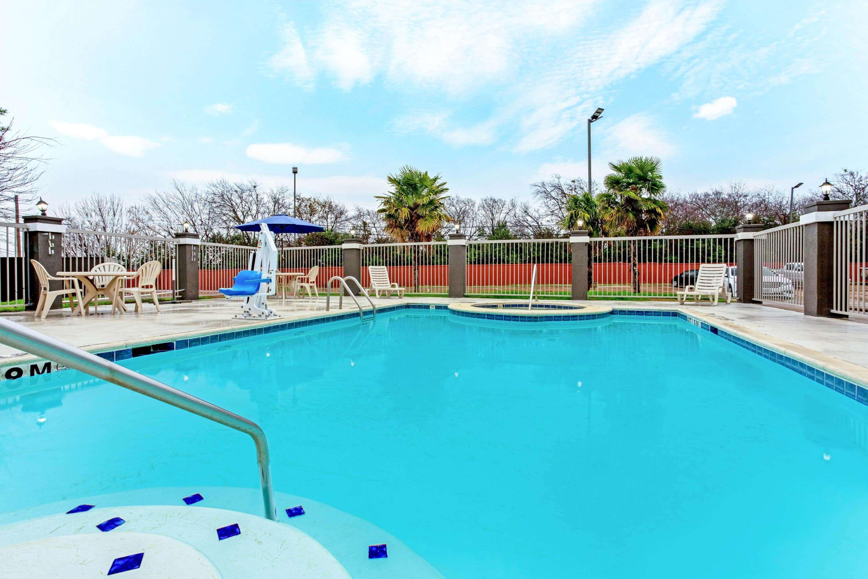 La Quinta By Wyndham Cleburne Hotel Buitenkant foto