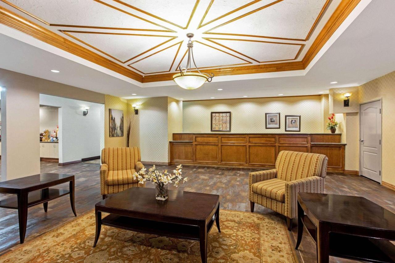La Quinta By Wyndham Cleburne Hotel Buitenkant foto