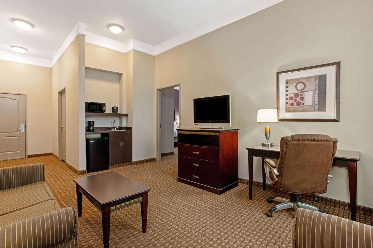 La Quinta By Wyndham Cleburne Hotel Buitenkant foto